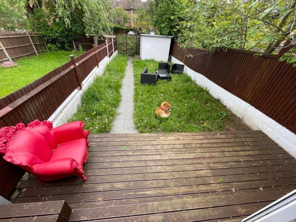 Family Home With Easy Commute To London! Croydon Bagian luar foto