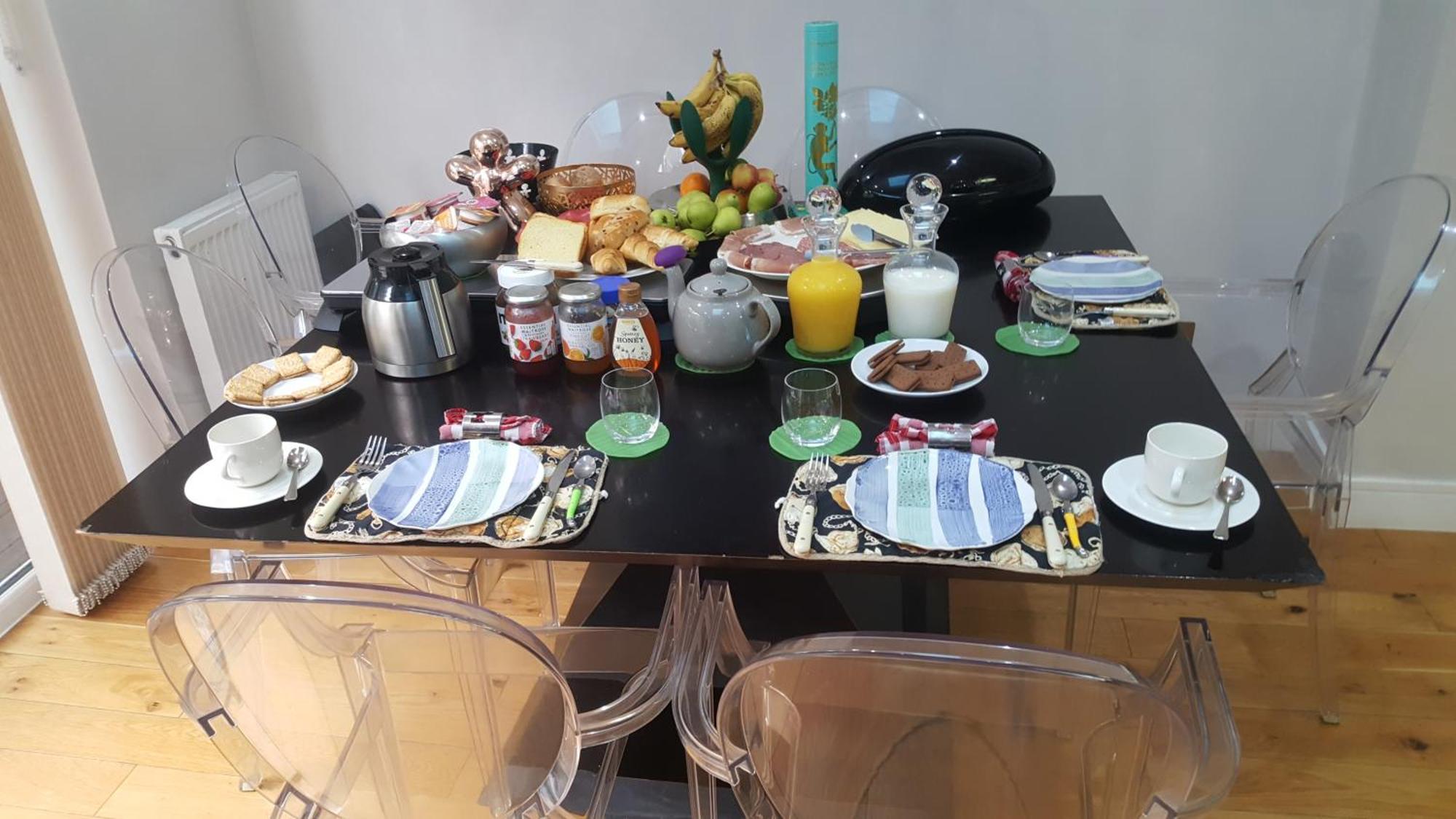 Family Home With Easy Commute To London! Croydon Bagian luar foto