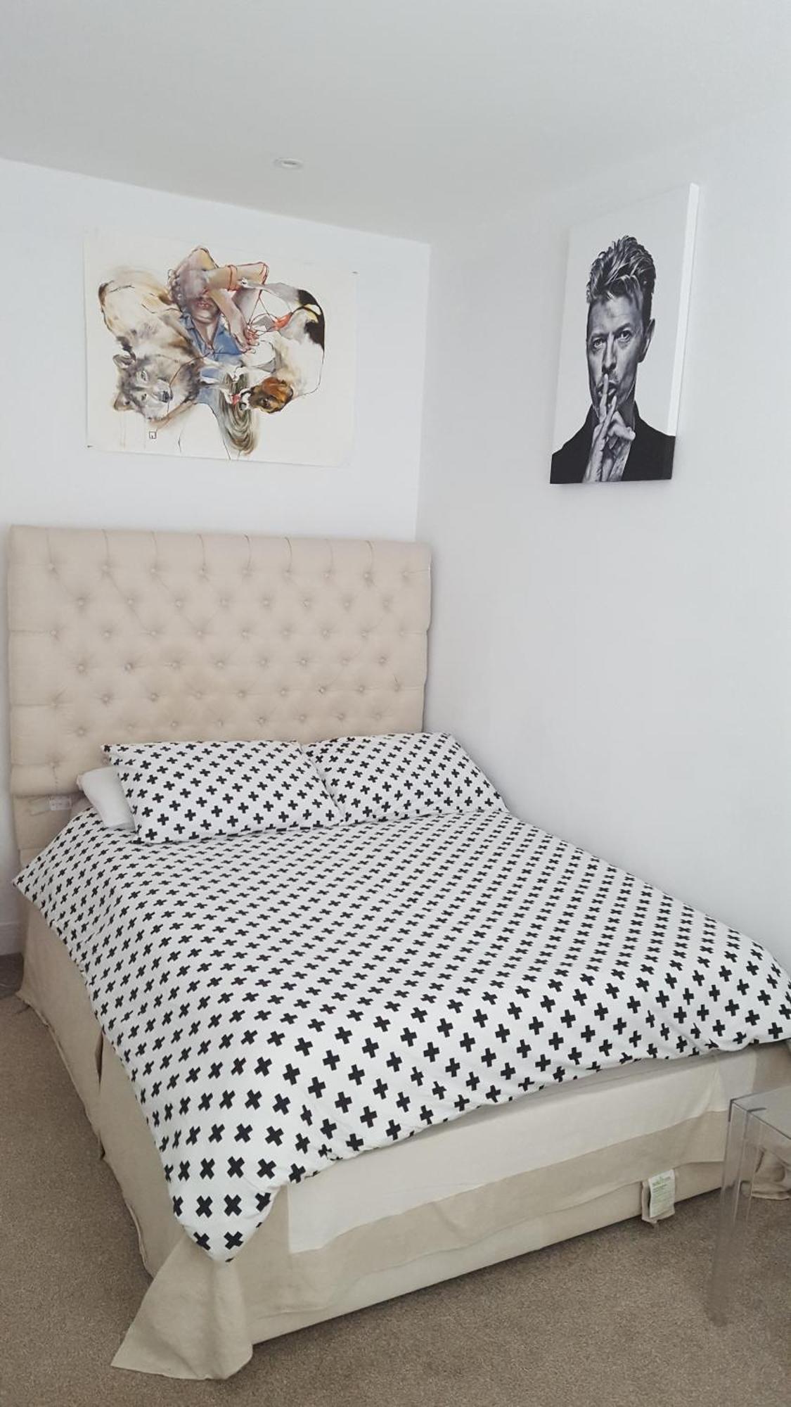 Family Home With Easy Commute To London! Croydon Bagian luar foto