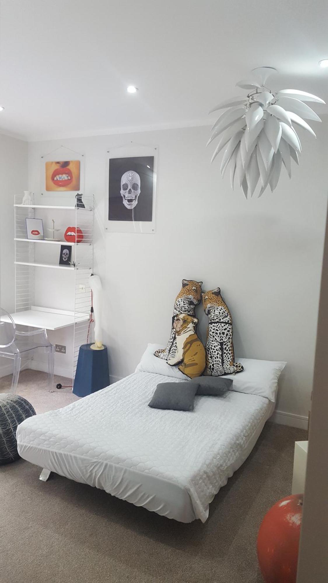 Family Home With Easy Commute To London! Croydon Bagian luar foto